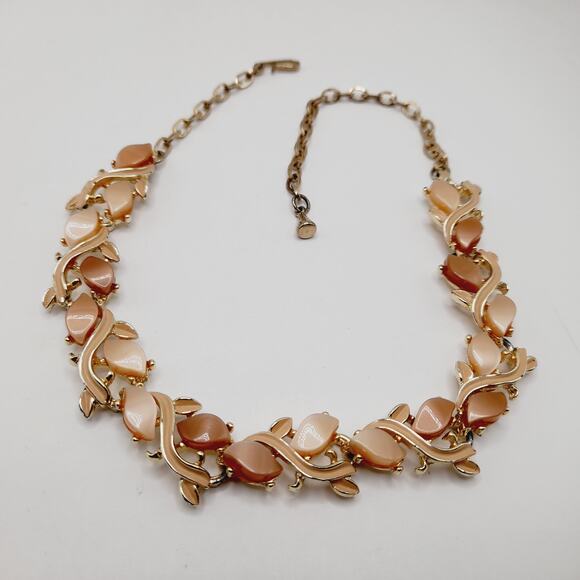 Vintage Moonglow Leaf Choker Necklace Beige Tan Gold Tone 16” Adjustable - Picture 6 of 9